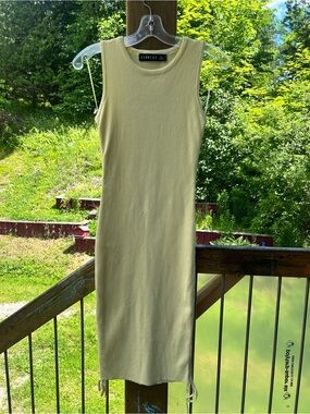 Lioness Sleeveless Ribbed Maxi Dress • Medium